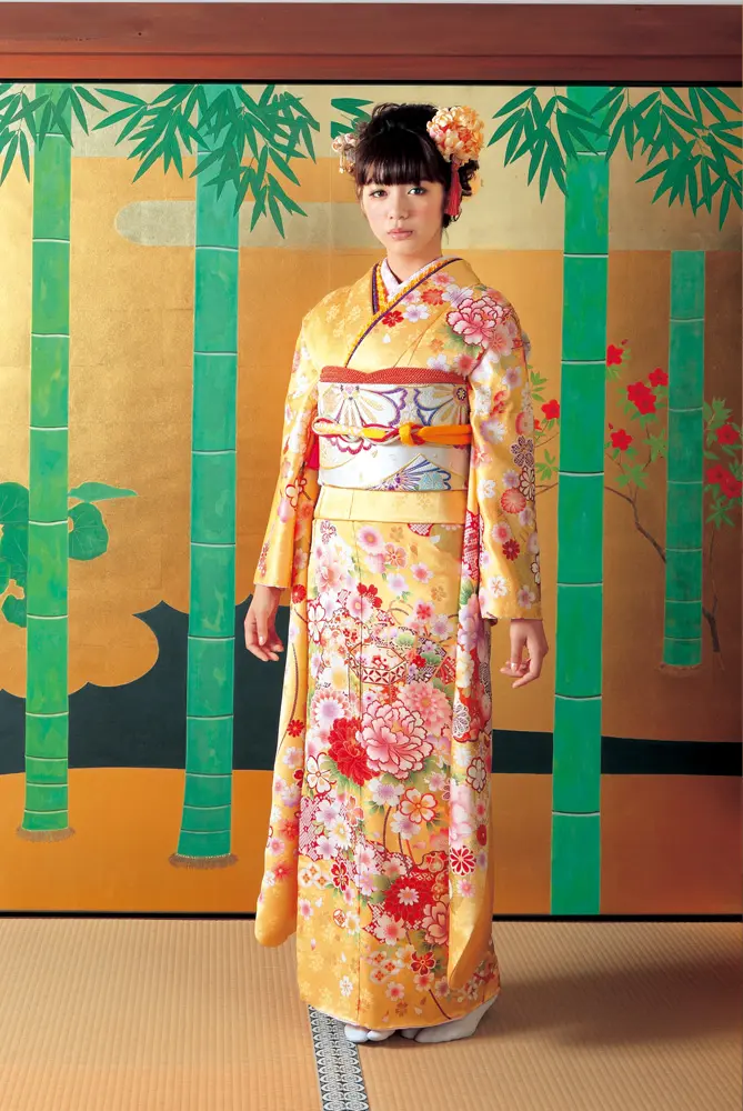 振袖セット緑色とオレンジ色の花柄 （昭和レトロなテイストが