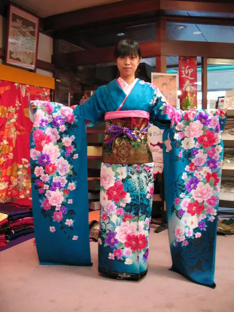 川口市・Ｓ様　　パンフレット柄で、個性的なブルーです。